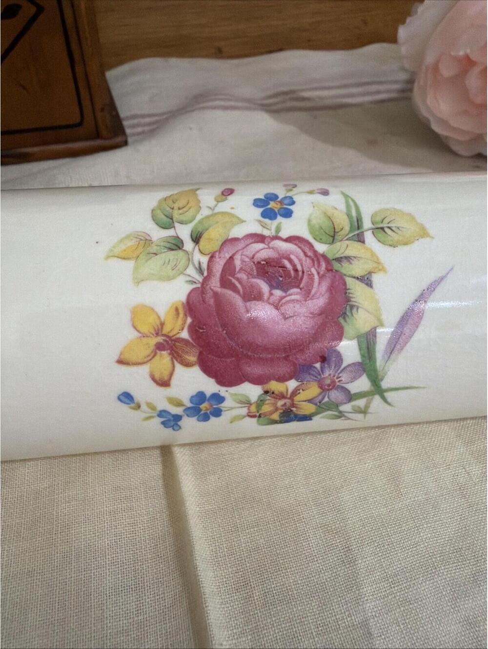 VTG 1930s Harker Pottery Ceramic Rolling Pin Amy Rose Floral Pastry Dough Roller - Picture 2 of 8